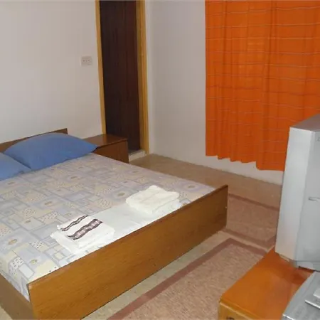 Toni Apartament Zarače