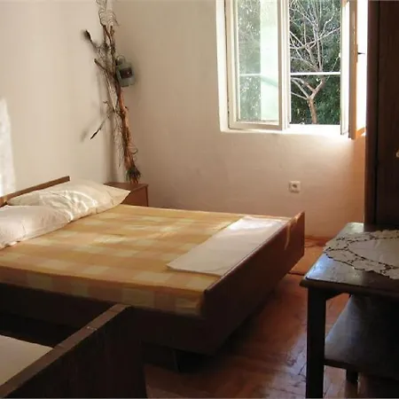 Apartament Toni Zarače